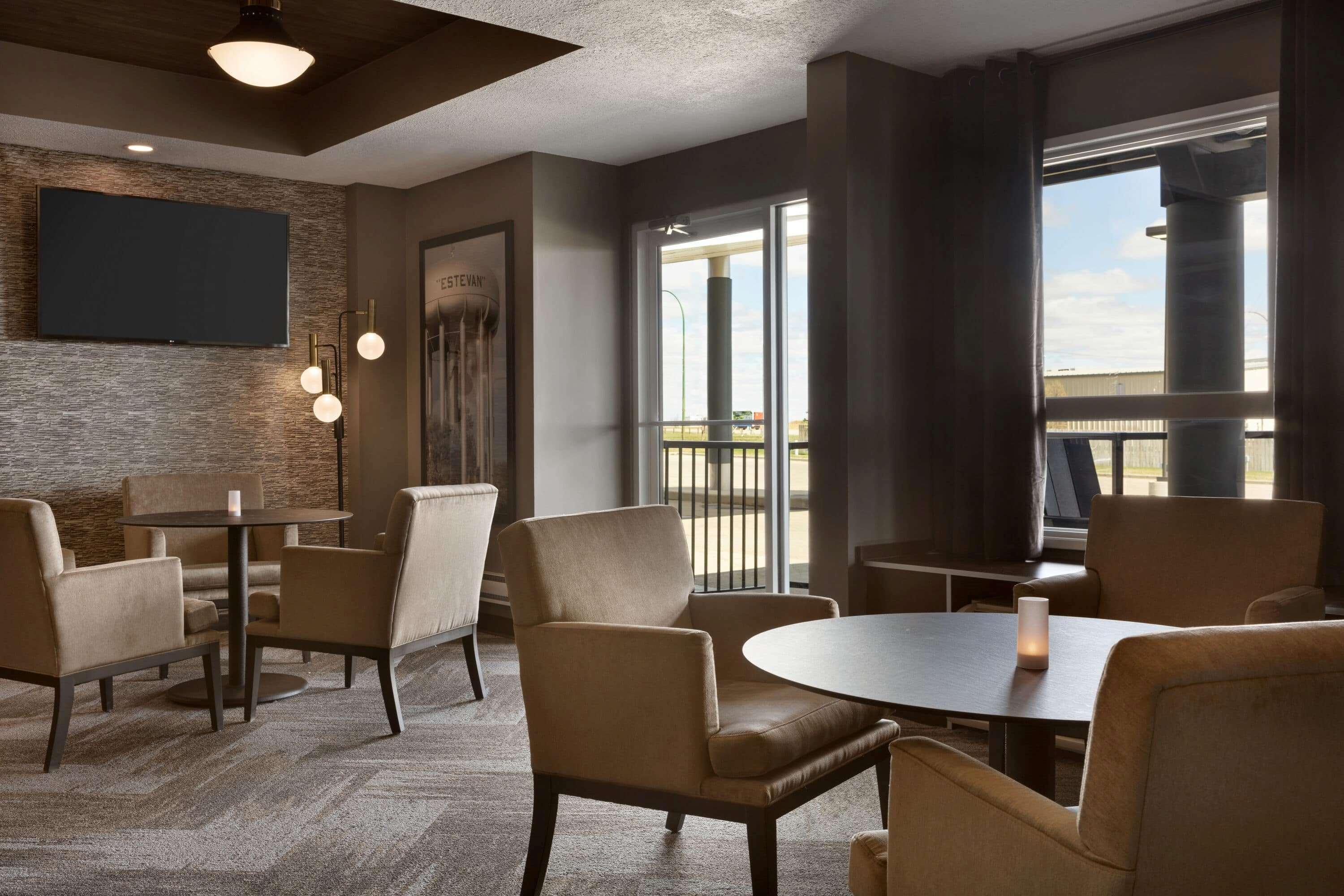 Microtel Inn & Suites By Wyndham Estevan Exterior foto