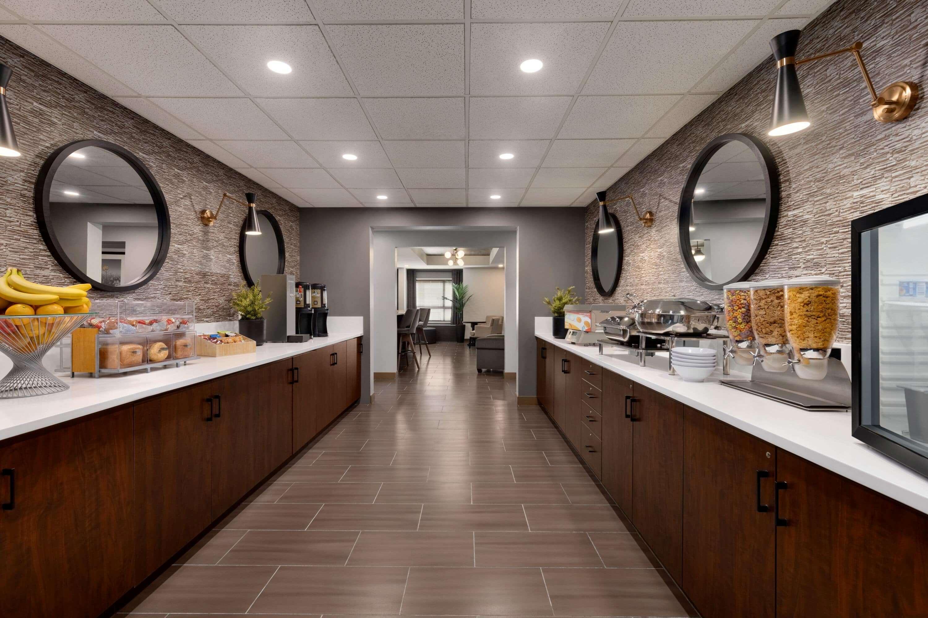 Microtel Inn & Suites By Wyndham Estevan Exterior foto