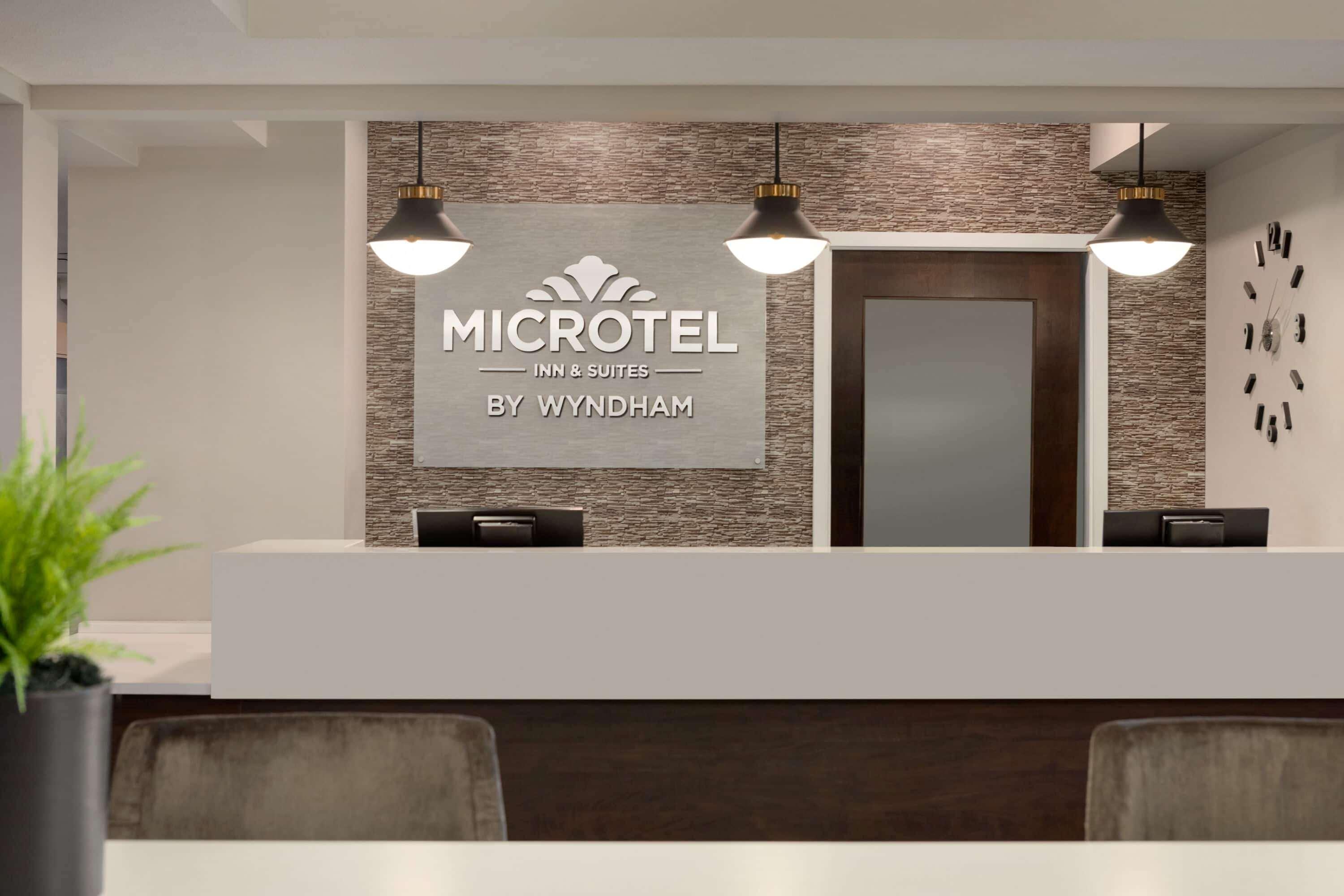 Microtel Inn & Suites By Wyndham Estevan Exterior foto